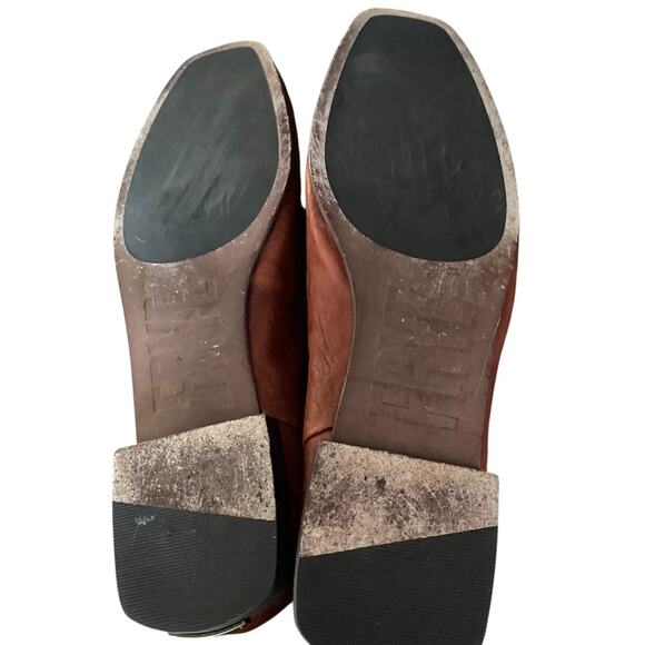 Frye Claire Ballet Flat Leather Cognac Cabrast color brown size 8.5 fits 9 - Picture 11 of 11